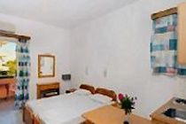 Alexandros Apartments Agia Marina Buitenkant foto